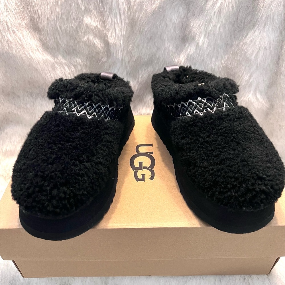 TAZZ UGG BRAID
SIZE 6
